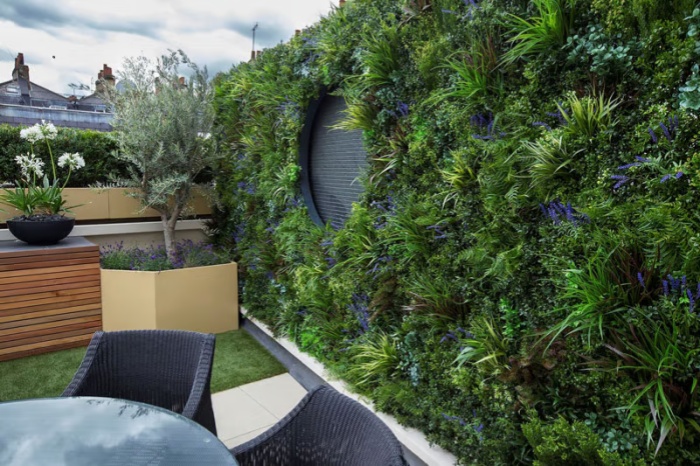 Creating the Most Realistic Artificial Green Wall: Tips and Ideas